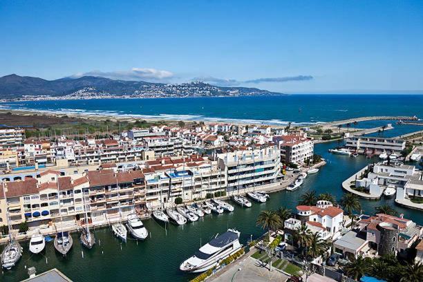Charmante Maison Coeur De Ville 650M Plage Empuriabrava Zewnętrze zdjęcie